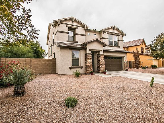 3rd image of 1411 E Mia Ln
