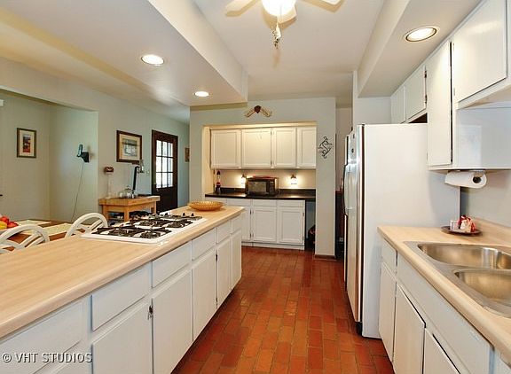 4th image of 1026 Hinsbrook Ave