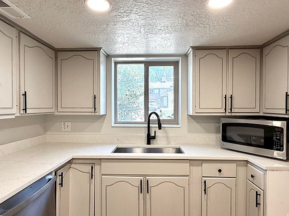 4th image of 2545 W 3360 S