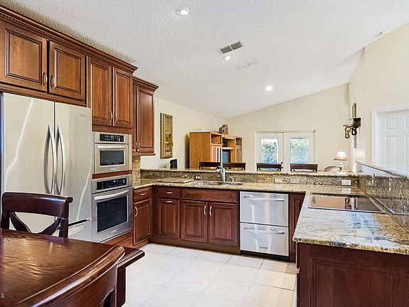 3rd image of 2446 Saint Johns Ln