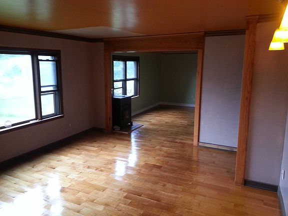 ceiling is white now =)