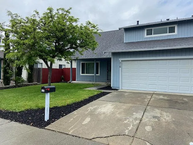516 Seagull Dr photo 1