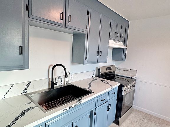 4th image of 16 Regent Ln #1