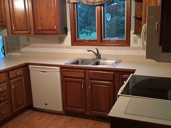 2nd image of 419 W Blanchard St