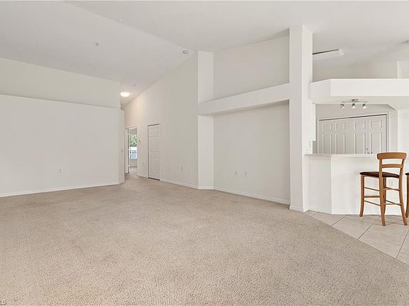 5th image of 25761 Lake Amelia WAY #202