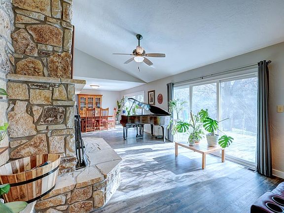 4th image of 30117 Shady Oak Dr