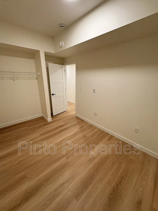 Studio, 1.0 bath, 350 sqft, $750 — Photo 3