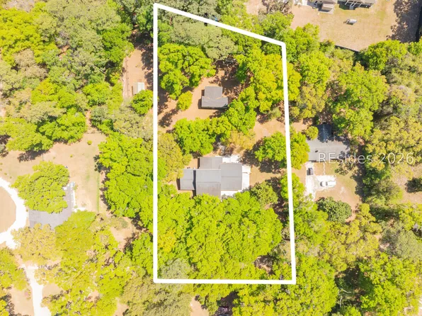32 W Cedar Rd, Saint Helena Island, SC 29920