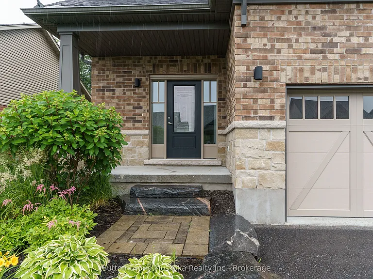 14 Braeside Cres — Photo 2