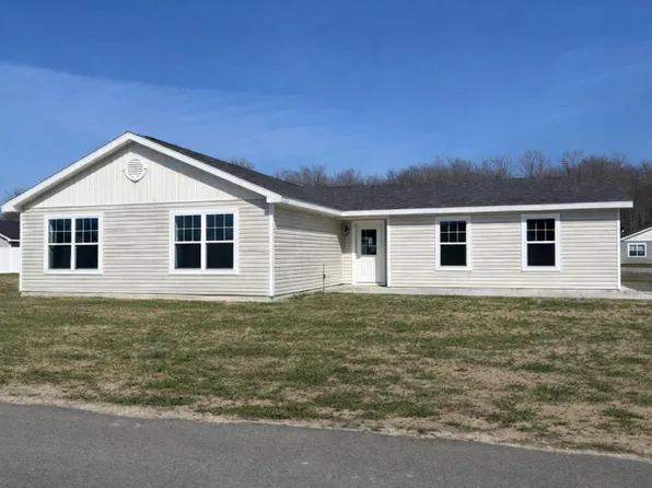 1949 Oriole Dr, Traverse City, MI 49685