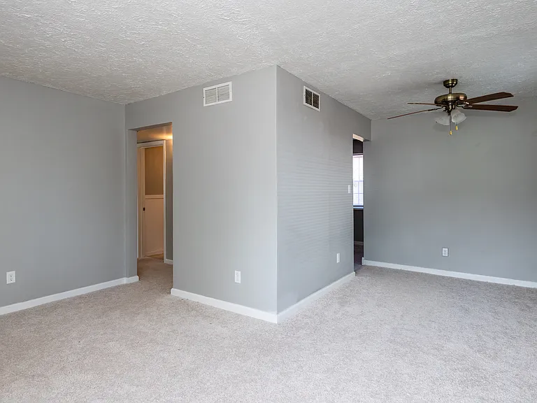 1451 Pershing Blvd — Photo 5