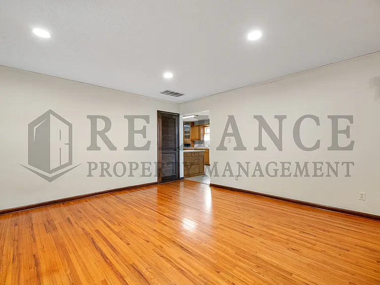 614 N Brownthrush Ln — Photo 11