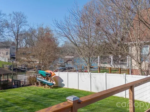 141 Bluewing Ln, Mooresville, NC 28117