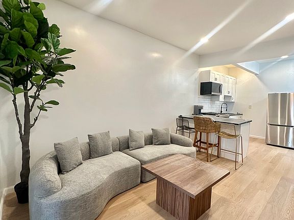 3rd image of 2276 Atlantic Ave #3