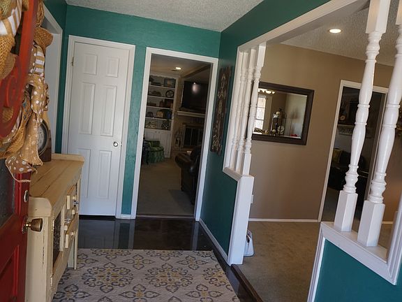 3rd image of 3916 Eaton Dr