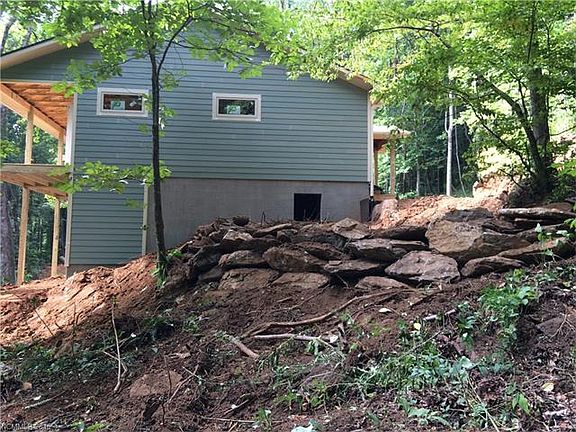 4th image of 110 Loafer Ln W