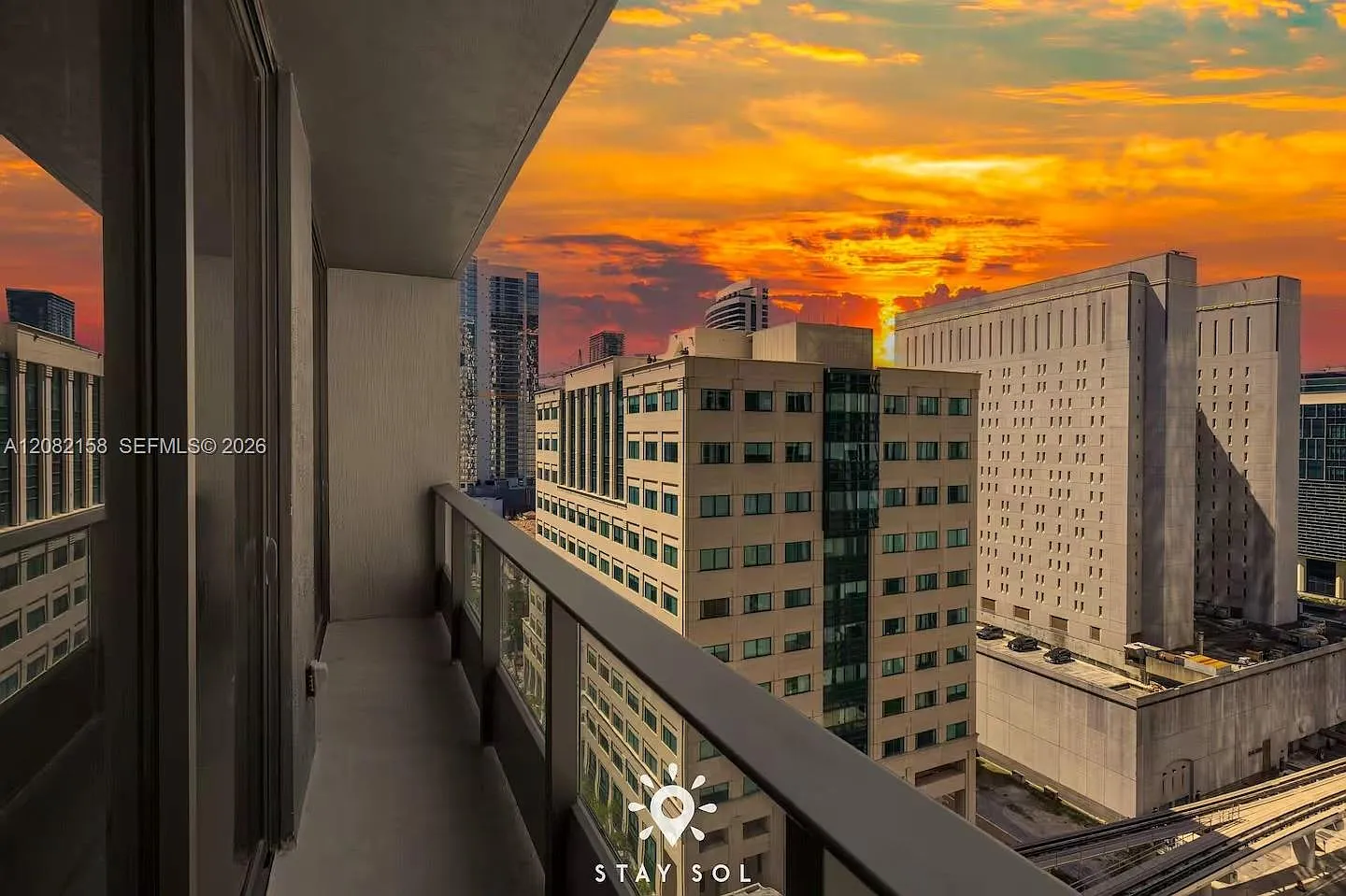 1 bed, 1.5 bath, 633 sqft, $3,400 — Photo 1