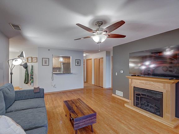 2nd image of 102 Prairie Heights Dr APT 416