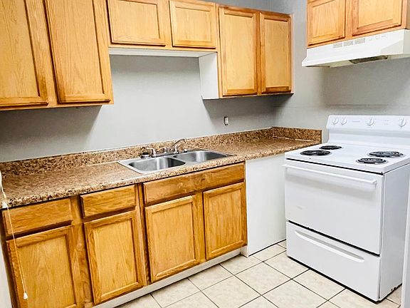 4th image of 1975 Sanford Ct