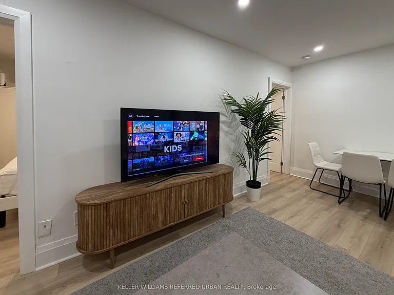 823 Millwood Rd #6 — Photo 5