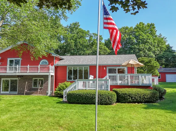 26509 Nubour Rd, Dowagiac, MI 49047