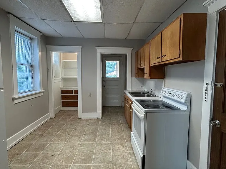 2419 Poppleton Ave — Photo 9