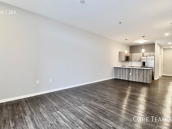 4th image of 3422 Broadway Blvd #2