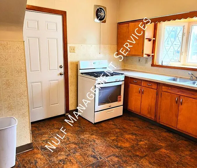 922 Hober Ave #2 — Photo 1