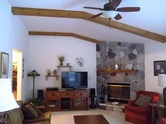 2nd image of N98W18015 Bramblewood Ct