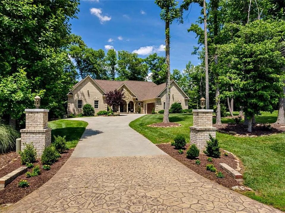 1st image of 333 Leeward Dr