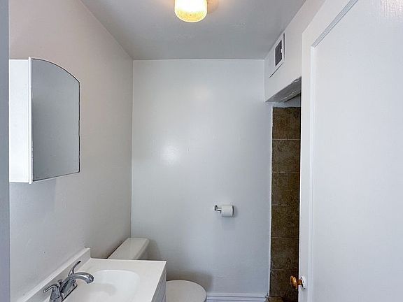 5th image of 26 W Main St #4