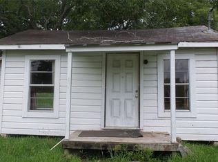 1264 E Kyle Rd, Clute, TX 77531