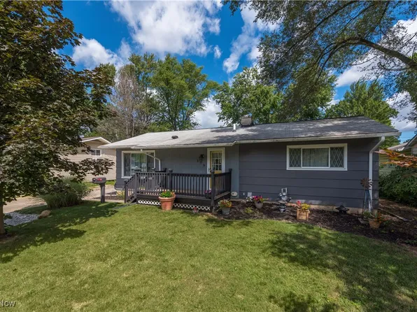 376 Fairwood Cir, Berea, OH 44017