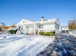 656 N Wayne Pl, Wheeling, IL 60090