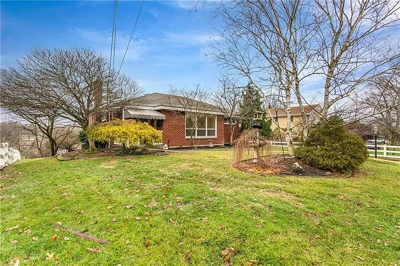 5525 Clark Ave photo 1