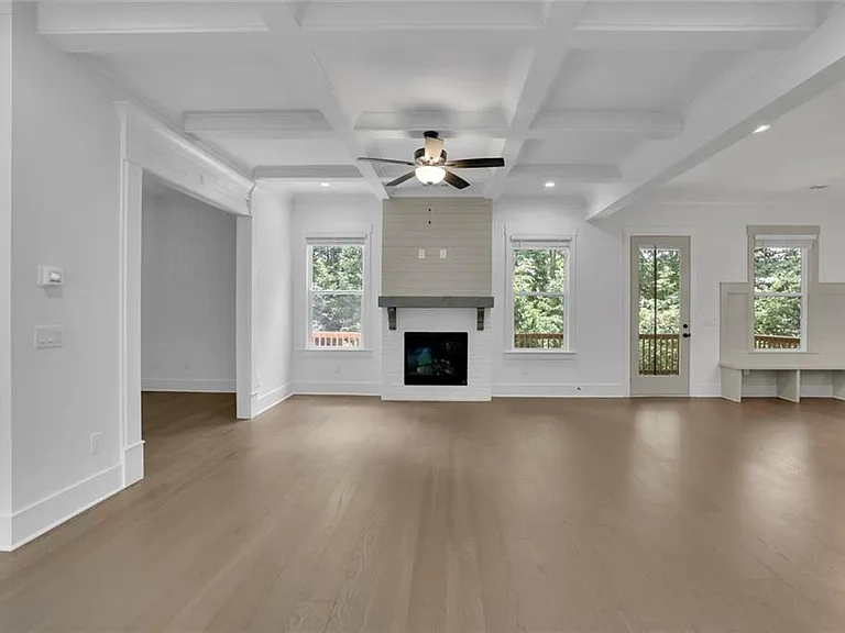 6181 Shoreland Cir — Photo 15