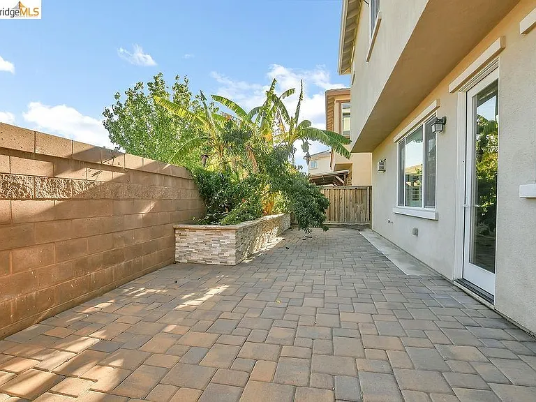 1354 Portofino Dr — Photo 23