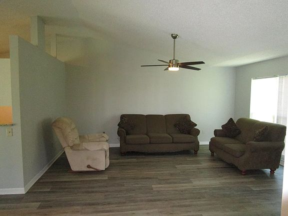 4th image of 2073 SW Idaho Ln