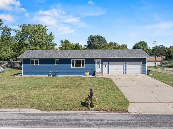 306 W 4th St, Minneota, MN 56264