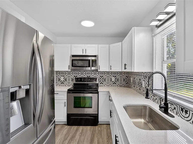 3034 Touraine Ave — Photo 20