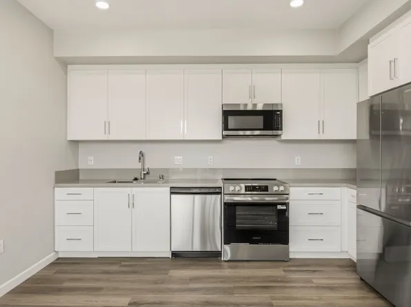 Erra Hillcrest, 4036 Centre St #203, San Diego, CA 92103