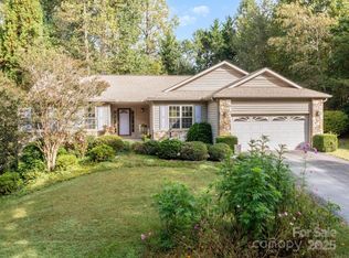 16 Tall Pines Rd, Hendersonville, NC 28739