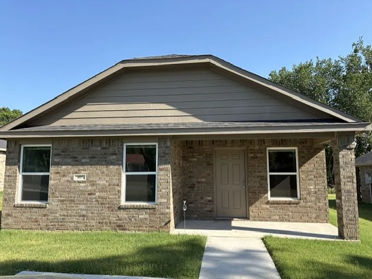 607 W Wolf St — Photo 1