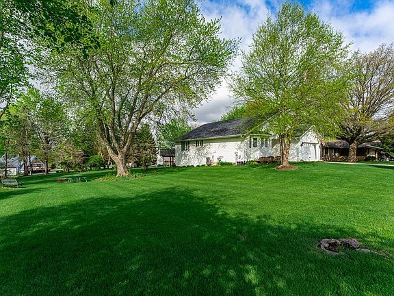 4th image of 1261 Lake Summerset Rd