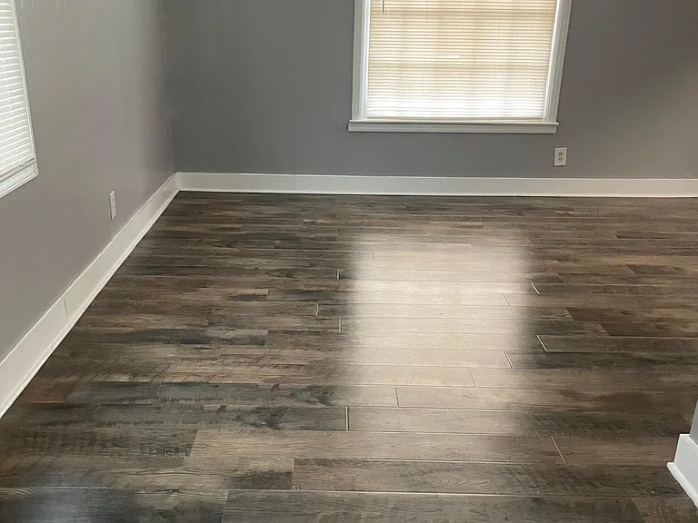 1029 Woodbury St — Photo 3