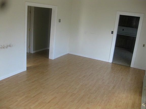 4th image of 206 W Walnut St