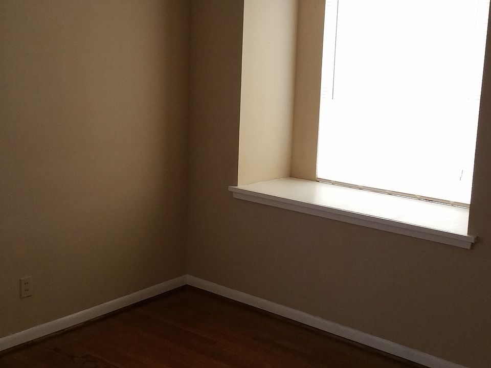 1st image of 501 Garden Way Ln