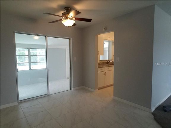 5th image of 1424 W Wellington Dr