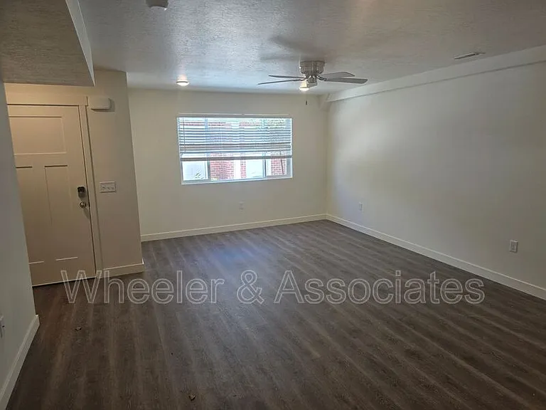 452 W 1080 S — Photo 9