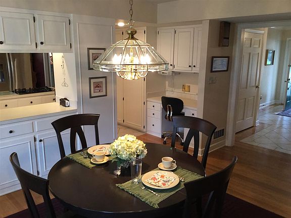 3rd image of 1121 Custer Ct